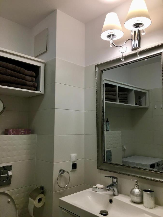 Apartament Flora Deluxe Naswietlanie Uv เบียวิสตอก ภายนอก รูปภาพ